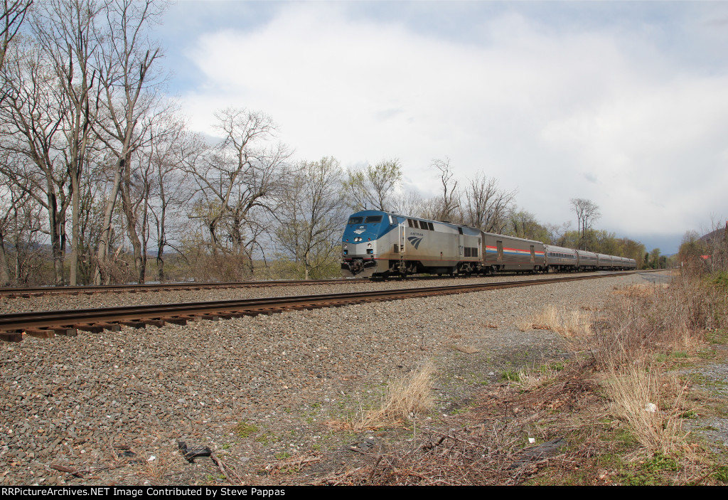 Amtrak train 43 westbound with 121 leading